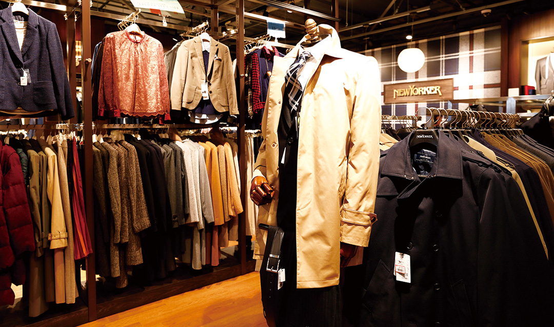 アウトレット店は、取り扱う商品点数が多いため先行導入された
